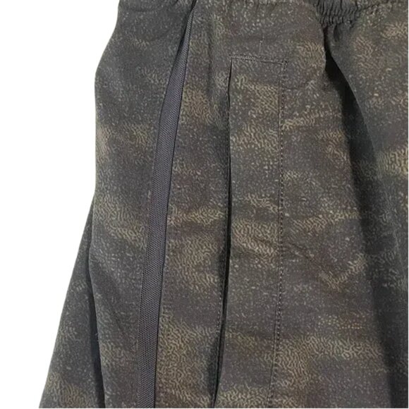 lululemon athletica Black Patterned Athletic Shorts - Picture 2 of 4